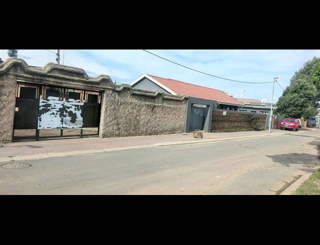 0 BEDROOM HOUSE FOR SALE IN MOROKA